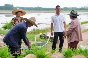 “苏超”背后的追光者